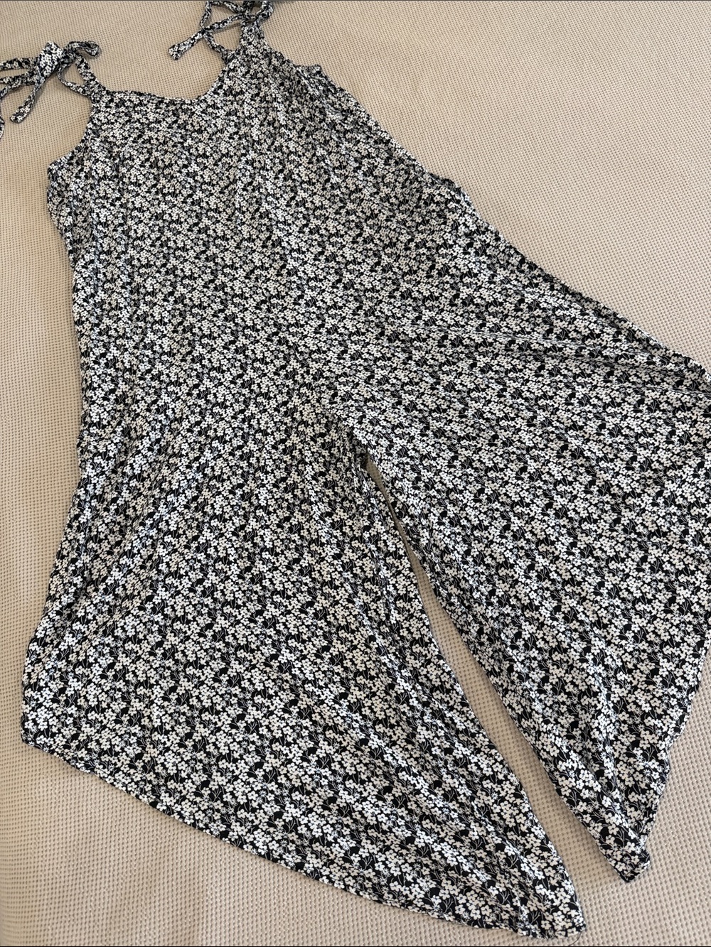 Vince Camuto Black & White Floral Tie-Strap Wide-Leg Jumpsuit